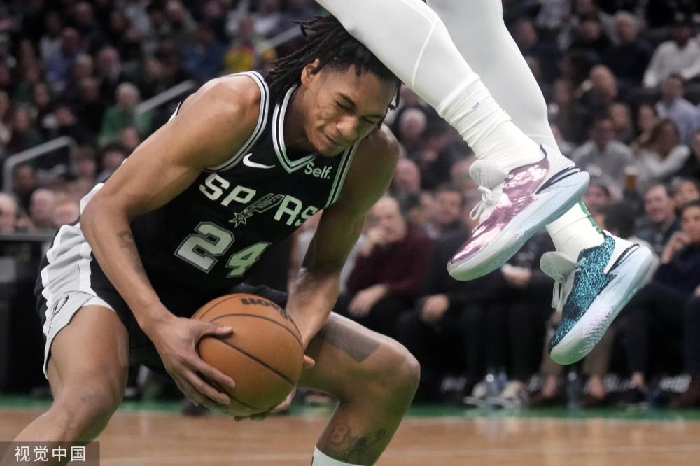 比赛中承担 比赛中承担